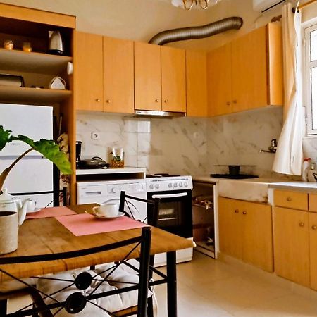 Next To Metro! Bright Apartment With Fully Equipped Kitchen Атина Екстериор снимка
