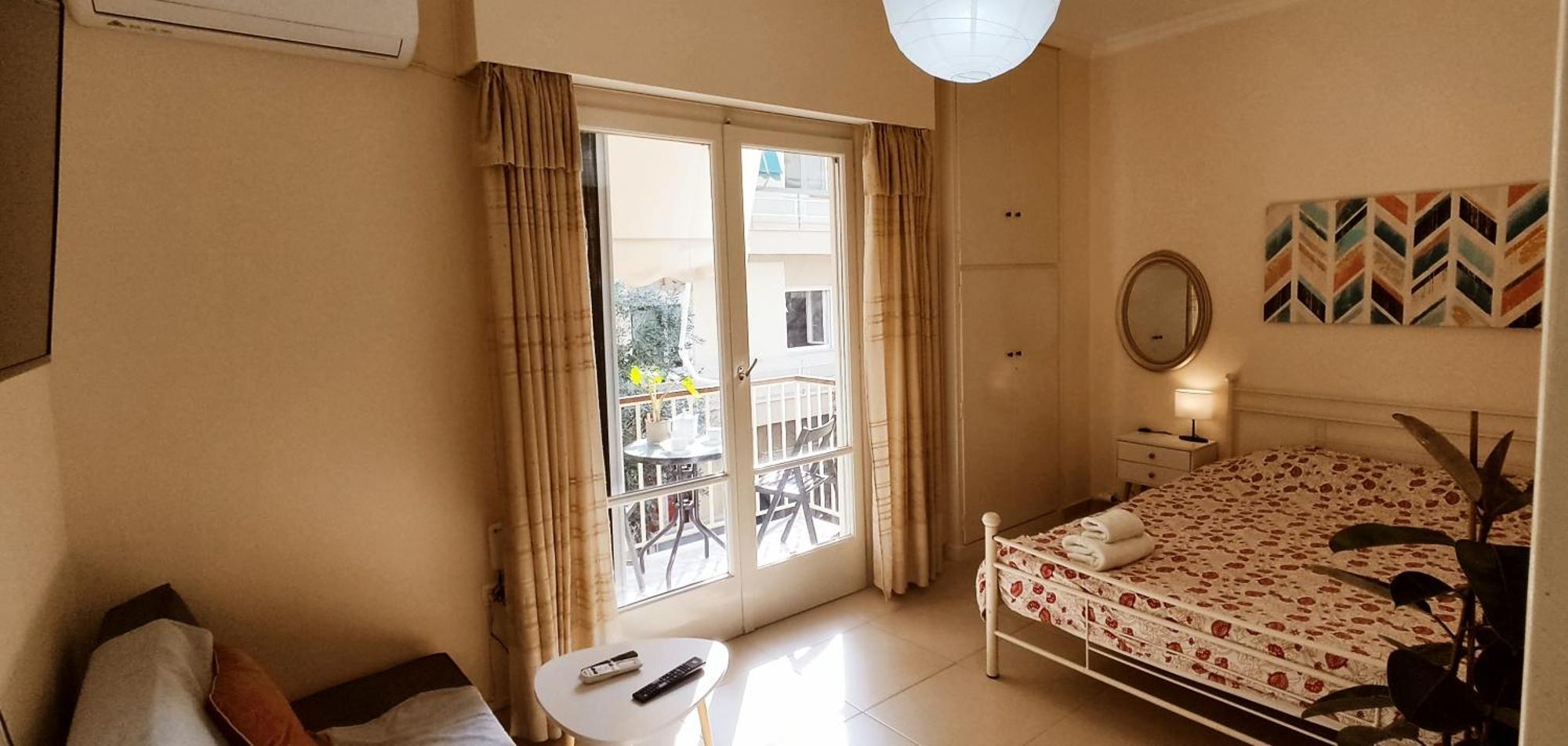 Next To Metro! Bright Apartment With Fully Equipped Kitchen Атина Екстериор снимка
