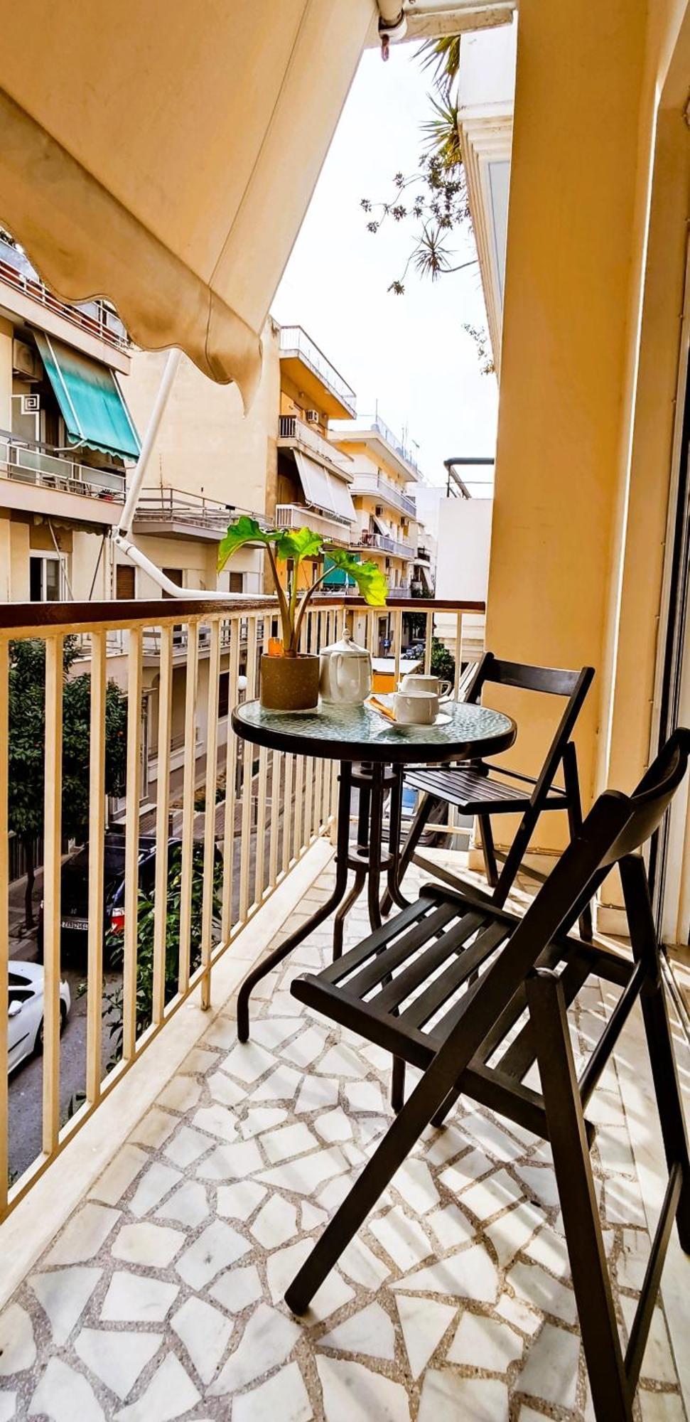 Next To Metro! Bright Apartment With Fully Equipped Kitchen Атина Екстериор снимка