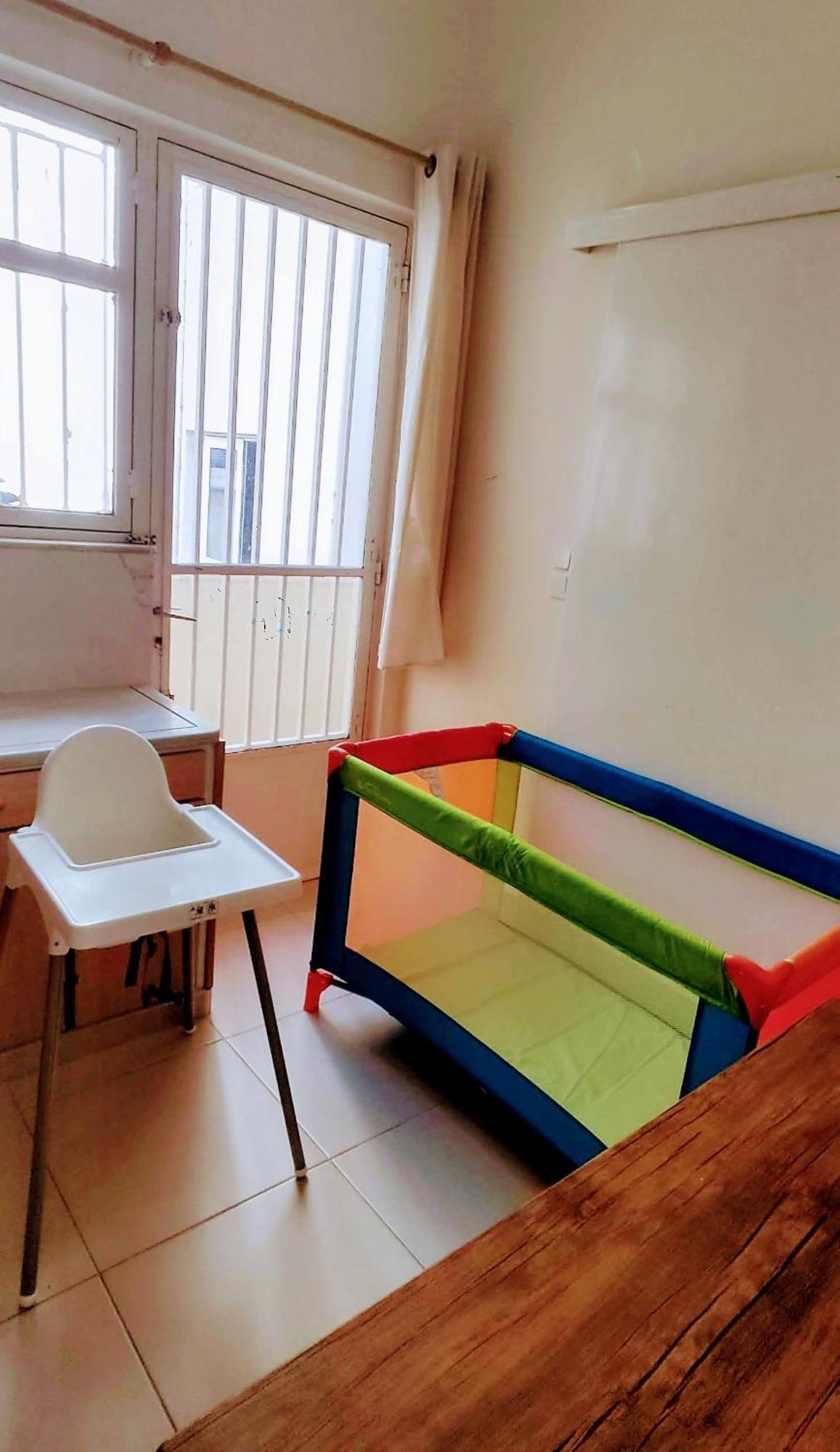 Next To Metro! Bright Apartment With Fully Equipped Kitchen Атина Екстериор снимка